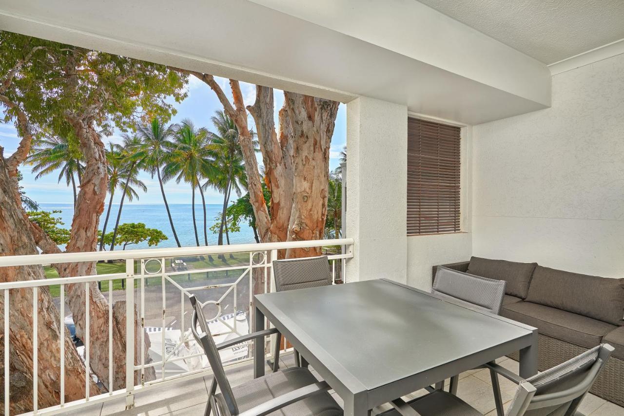 Alassio Beachfront Apartments Palm Cove Exterior photo
