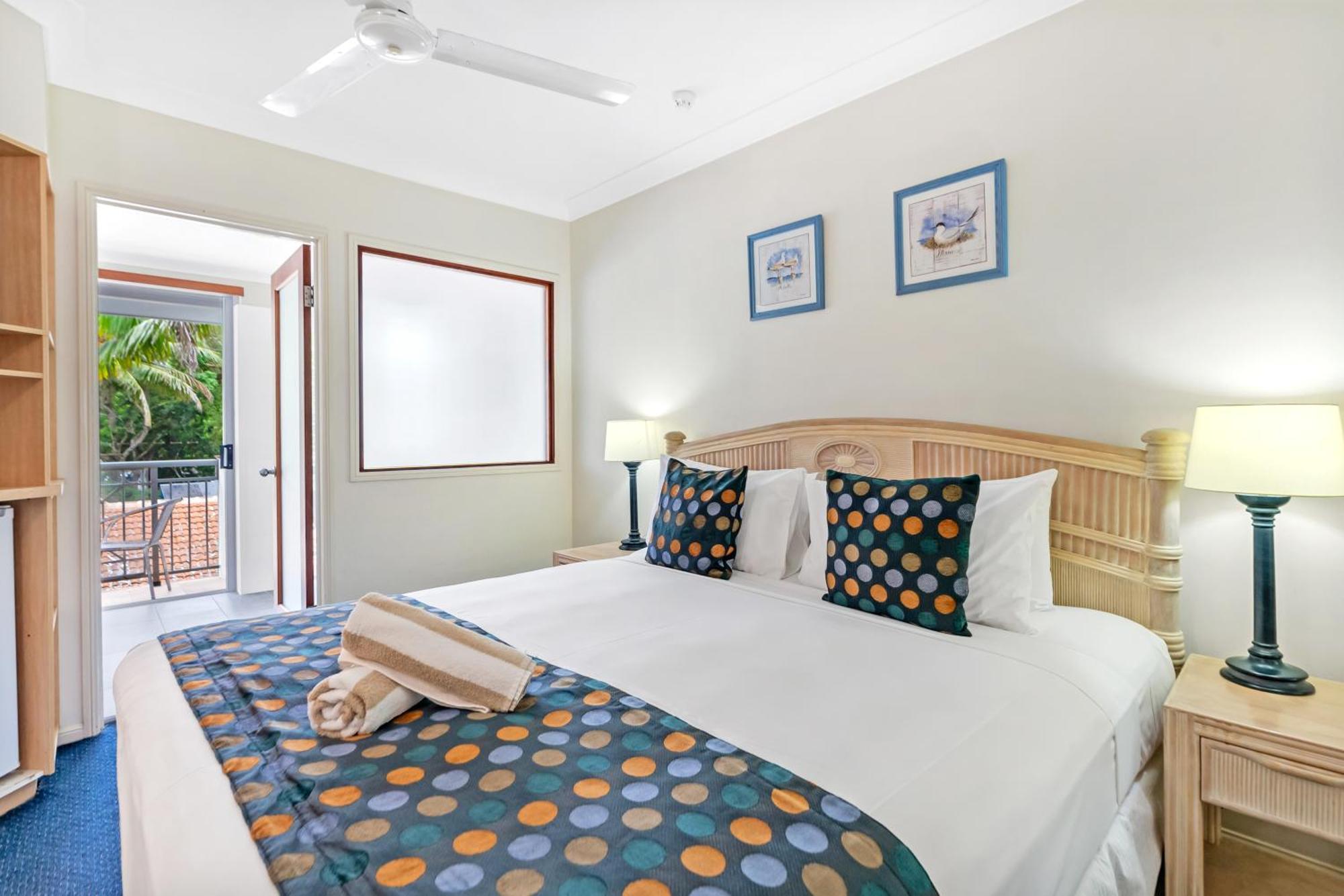 Alassio Beachfront Apartments Palm Cove Room photo